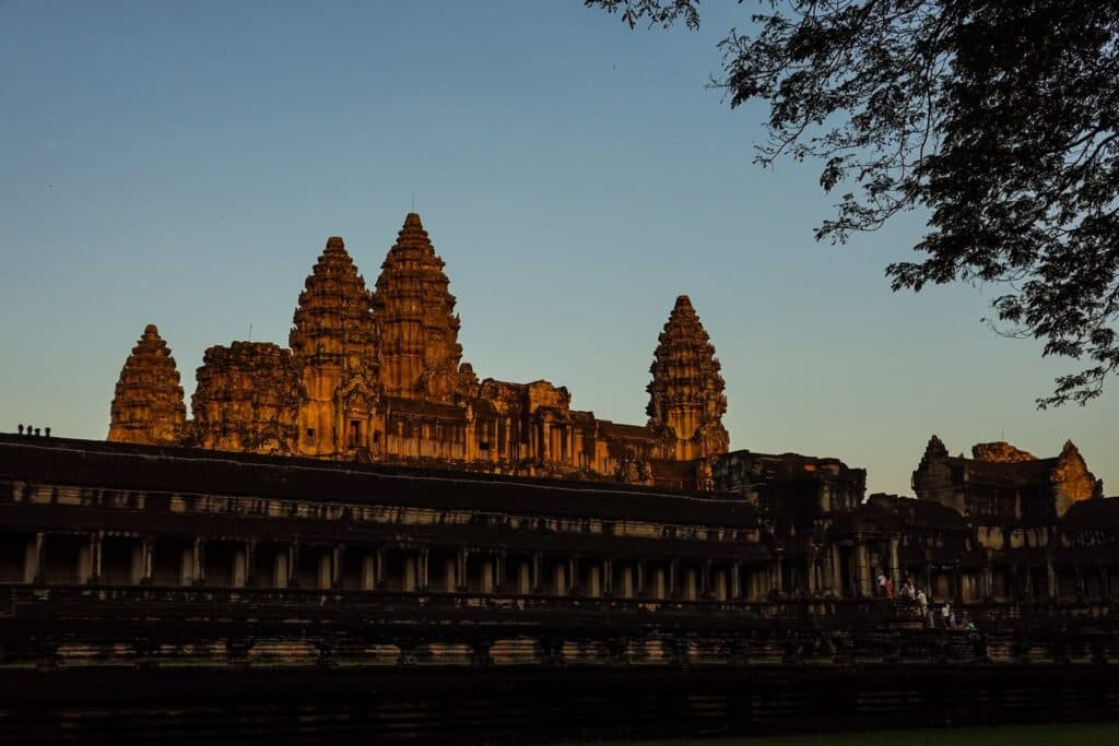 Standard · Khong ខុង — frame 1