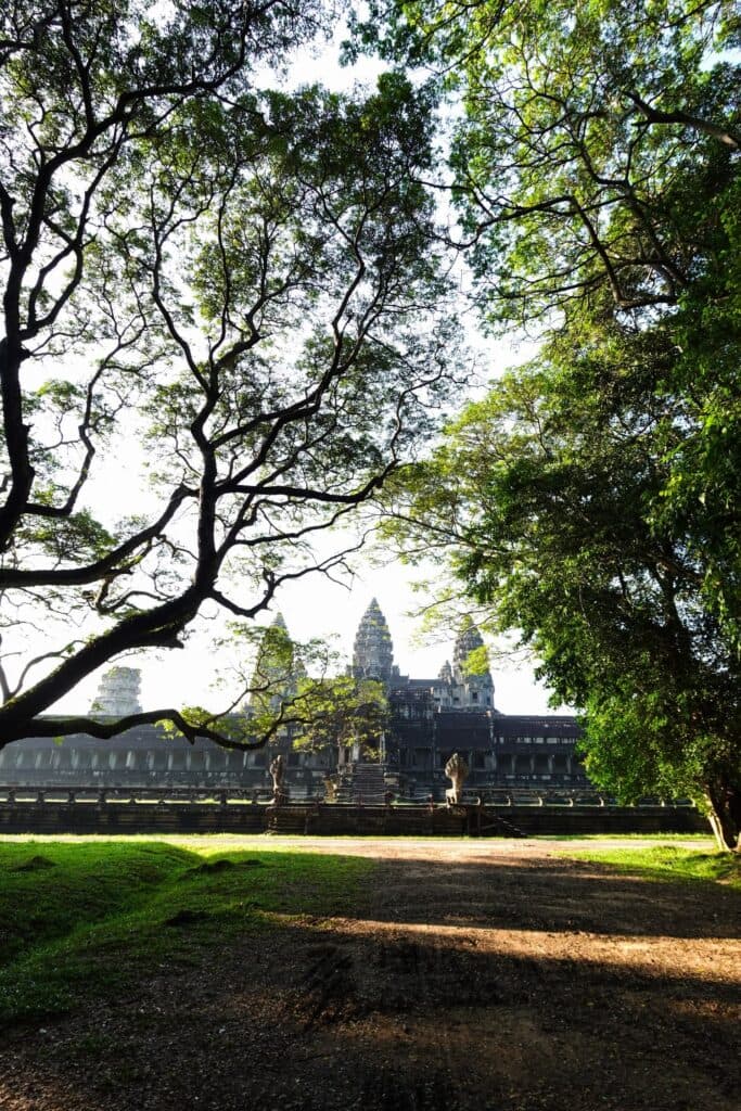 Standard · Khong ខុង — frame 2
