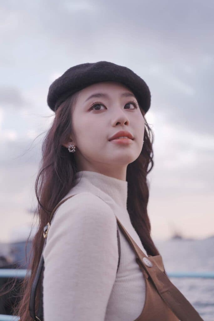 Instant · Sony Asia — frame 1