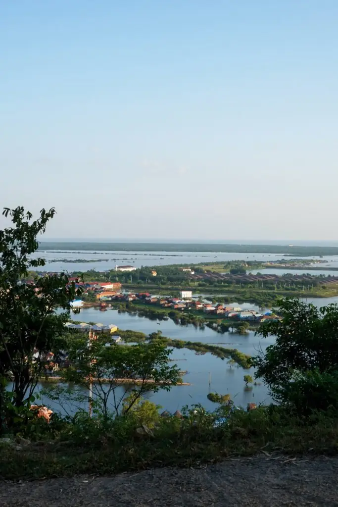 Standard · Khong ខុង — frame 3