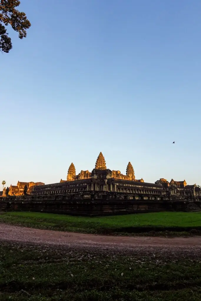 Standard · Khong ខុង — frame 5