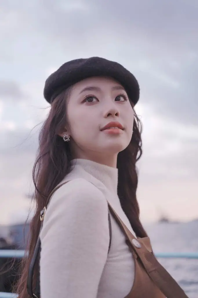 Instant · Sony Asia — frame 1