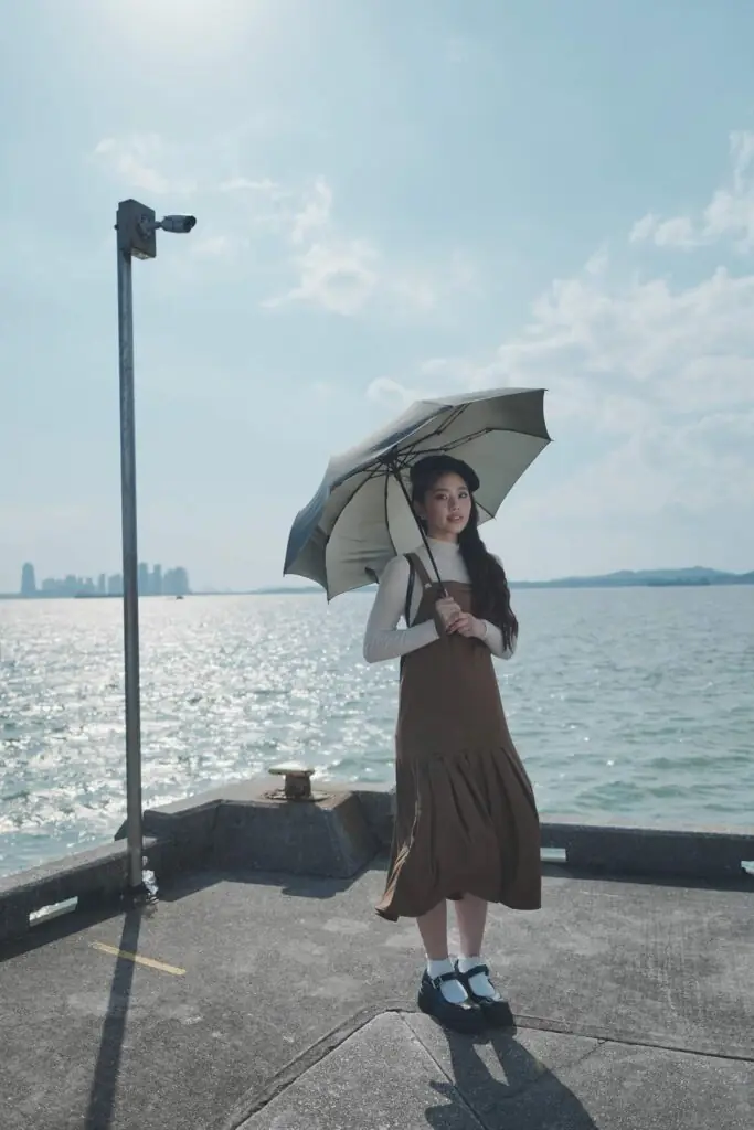 Instant · Sony Asia 2 — frame 3