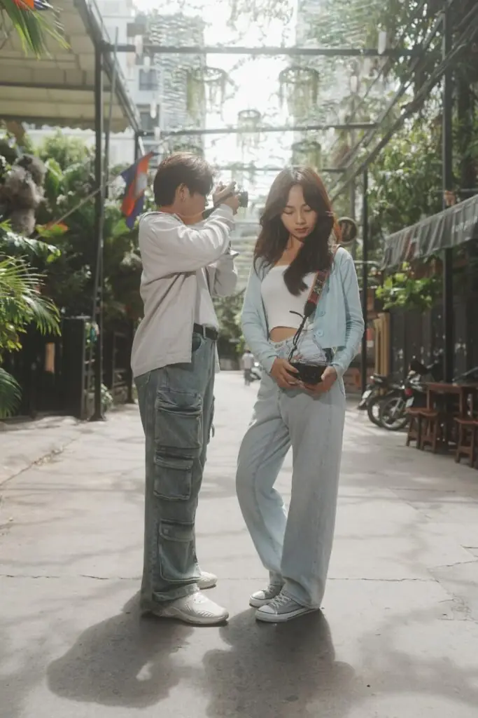 Instant · Jonpoon.jpg — frame 9