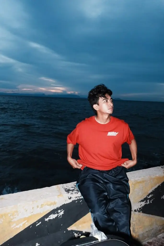 Film Look · Khong ខុង — frame 2