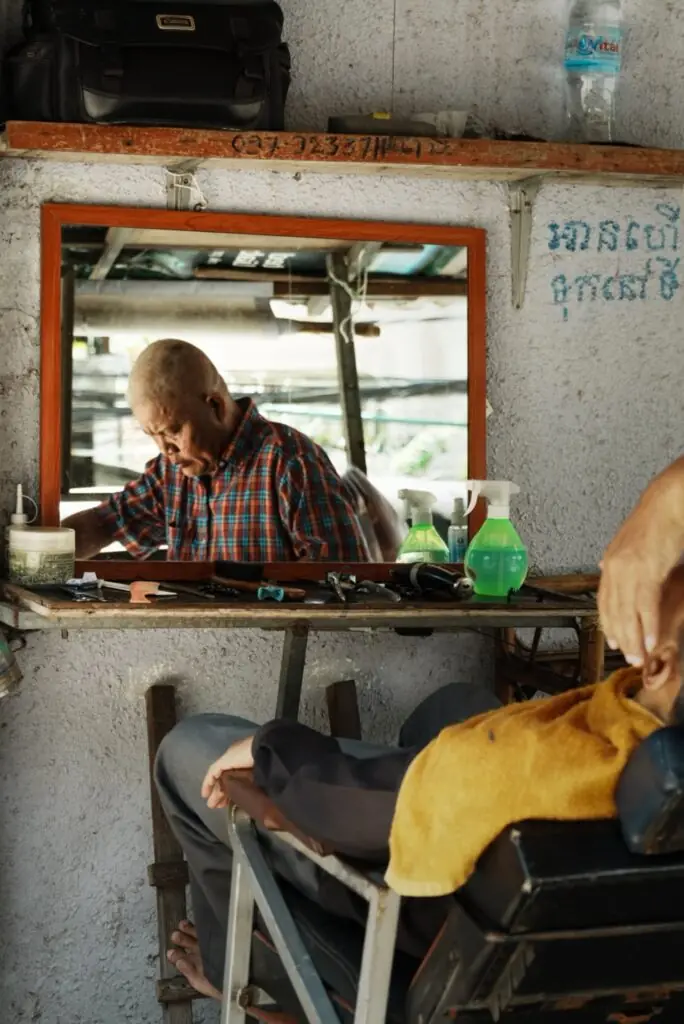 Film Look · Hea Kimhong ហ៊ាន គីមហុង — frame 1